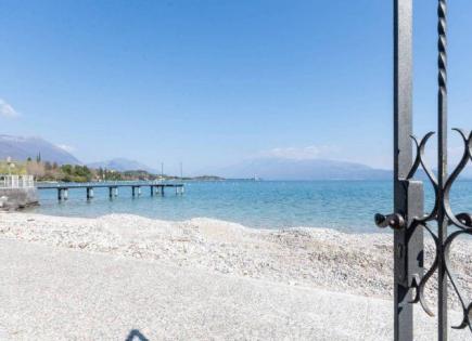 Вилла за 2 300 000 евро у озера Гарда, Италия
