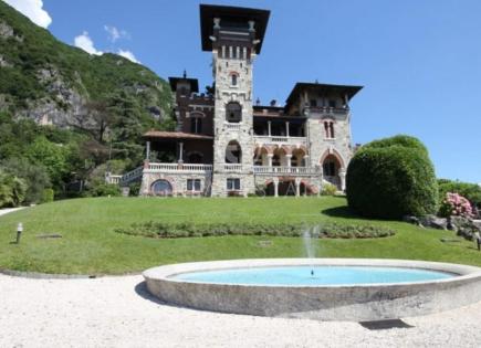 Апартаменты за 490 000 евро у озера Комо, Италия