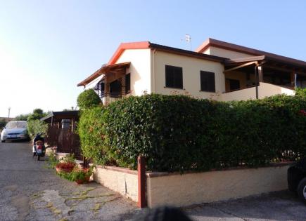 Дом за 97 000 евро в Прая-а-Маре, Италия