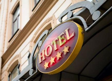 Отель, гостиница за 10 400 000 евро на Коста-Дорада, Испания