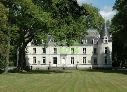 Замок за 4 700 000 евро в Париже, Франция