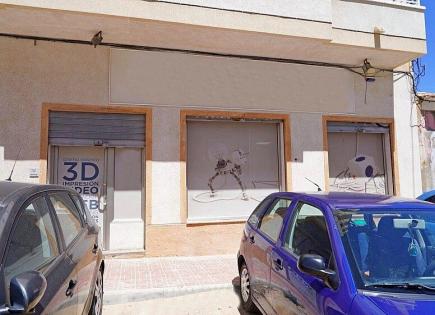 Коммерческая недвижимость за 160 000 евро в Торревьехе, Испания