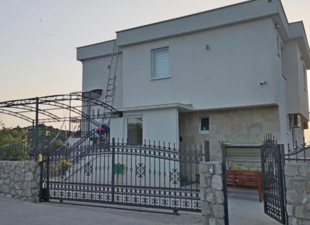 Дом за 400 000 евро в Добра Воде, Черногория