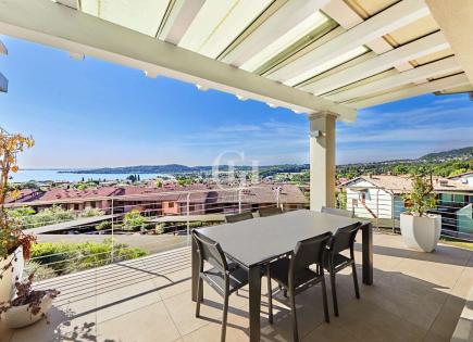 Апартаменты за 890 000 евро у озера Гарда, Италия