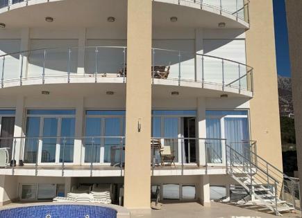 Квартира за 225 000 евро в Добра Воде, Черногория