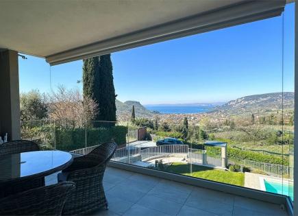 Апартаменты за 660 000 евро у озера Гарда, Италия
