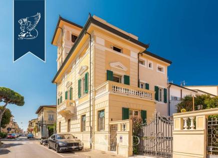 Вилла за 3 500 000 евро в Виареджо, Италия