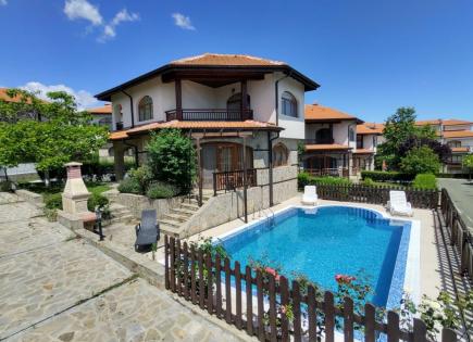 Дом за 139 000 евро в Ахелое, Болгария
