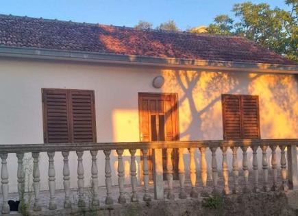 Дом за 145 000 евро в Тивате, Черногория