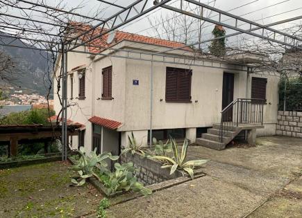Дом за 300 000 евро в Доброте, Черногория