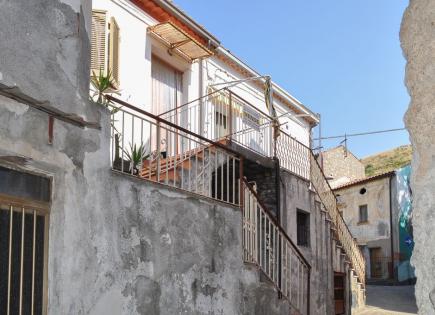 Апартаменты за 25 000 евро в Санта-Мария дель Чедро, Италия