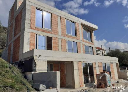 Дом за 350 000 евро в Тивате, Черногория