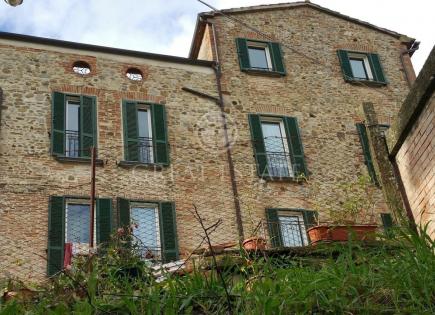 Апартаменты за 190 000 евро в Фабро, Италия