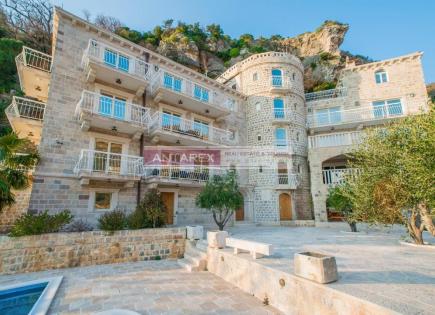 Коммерческая недвижимость за 3 800 000 евро в Режевичах, Черногория