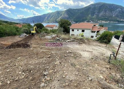 Земля за 470 000 евро в Доброте, Черногория