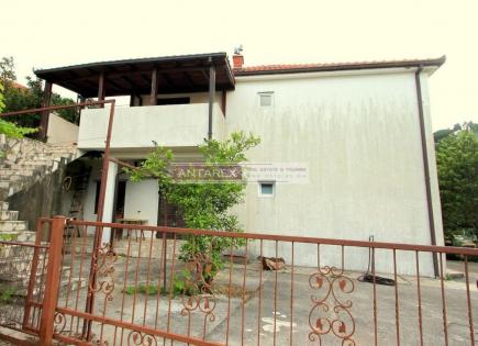 Вилла за 245 000 евро в Херцег-Нови, Черногория