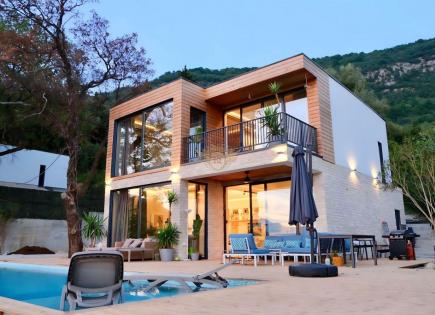 Дом за 528 000 евро в Тивате, Черногория