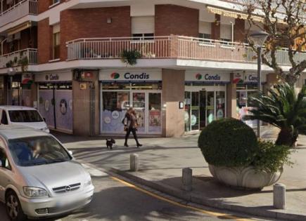 Коммерческая недвижимость за 1 150 000 евро в Сабаделе, Испания