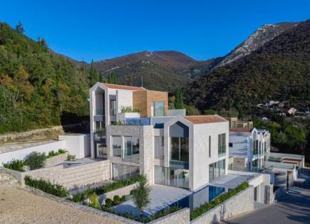 Таунхаус за 610 000 евро в Тивате, Черногория
