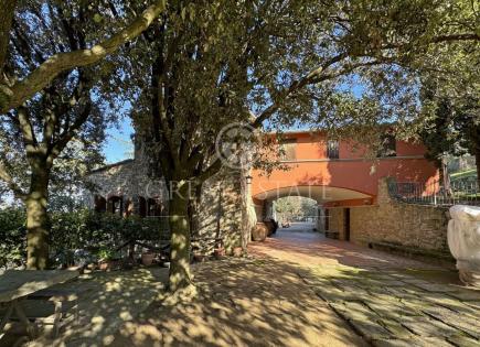 Дом за 1 200 000 евро в Ареццо, Италия