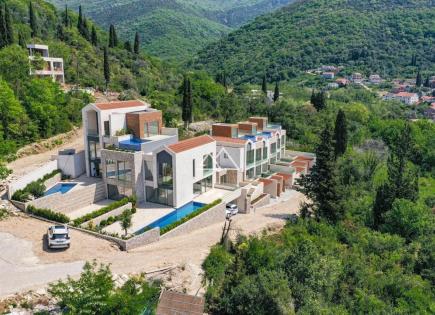 Таунхаус за 610 000 евро в Тивате, Черногория