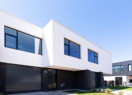 Дом за 576 000 евро в Риге, Латвия