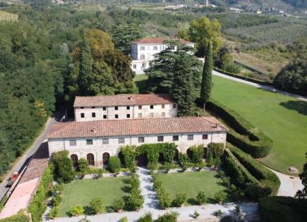 Отель, гостиница за 12 000 000 евро в Лукке, Италия