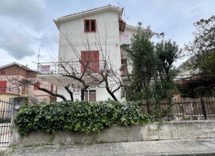 Квартира за 108 000 евро в Прая-а-Маре, Италия