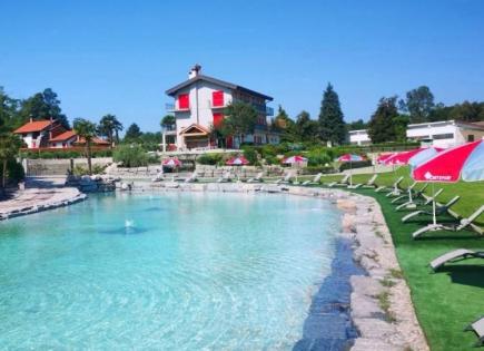 Отель, гостиница за 1 300 000 евро у озера Маджоре, Италия
