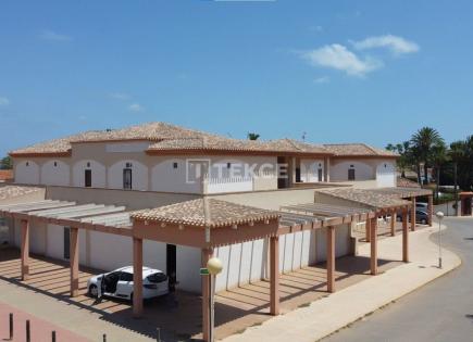Коммерческая недвижимость за 1 500 000 евро в Картахене, Испания