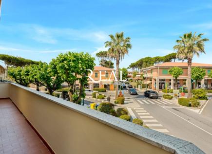 Апартаменты за 18 000 евро за месяц в Форте деи Марми, Италия