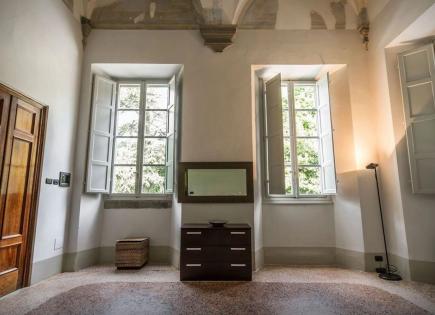 Квартира за 880 000 евро в Лукке, Италия