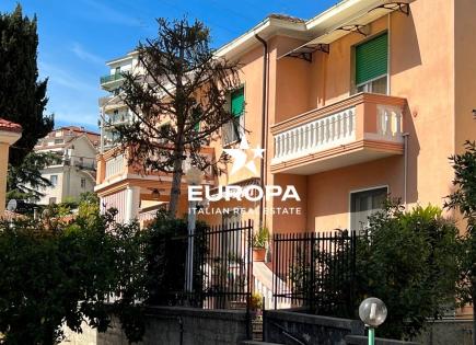 Квартира за 320 000 евро в Сан-Ремо, Италия