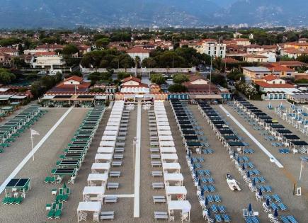 Отель, гостиница за 2 300 000 евро в Форте деи Марми, Италия