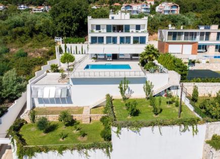 Вилла за 1 680 000 евро в Дженовичах, Черногория