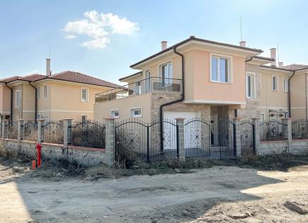 Дом за 195 000 евро в Поморие, Болгария