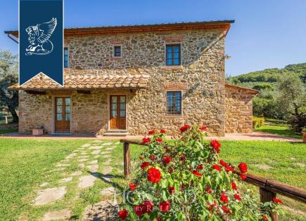 Ферма в Пистое, Италия (цена по запросу)