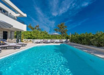 Вилла за 660 000 евро в Привлаке, Хорватия