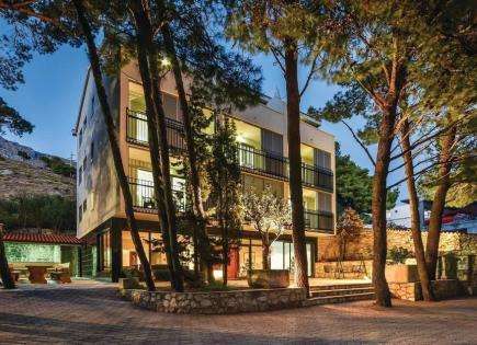 Отель, гостиница в Омише, Хорватия (цена по запросу)