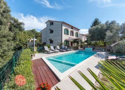 Отель, гостиница за 850 000 евро в Пуле, Хорватия