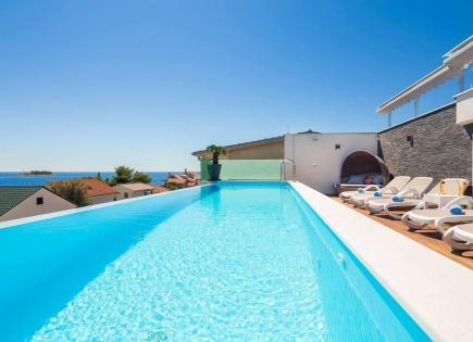 Вилла за 1 200 000 евро в Рогознице, Хорватия