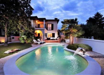 Вилла за 2 100 000 евро в Умаге, Хорватия