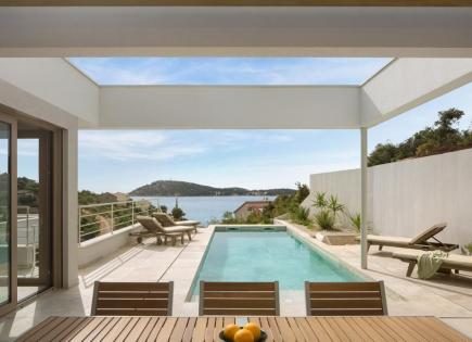 Вилла за 1 395 000 евро в Рогознице, Хорватия