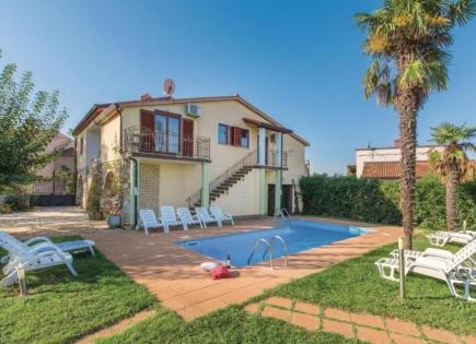 Отель, гостиница за 705 500 евро в Порече, Хорватия