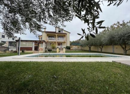 Отель, гостиница за 750 000 евро в Умаге, Хорватия