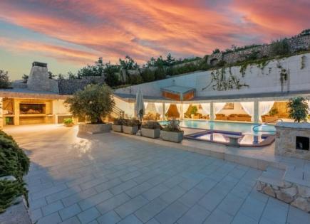 Отель, гостиница за 2 100 000 евро в Цриквенице, Хорватия