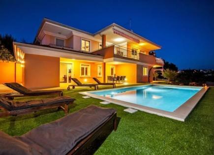 Вилла за 940 000 евро в Ровини, Хорватия