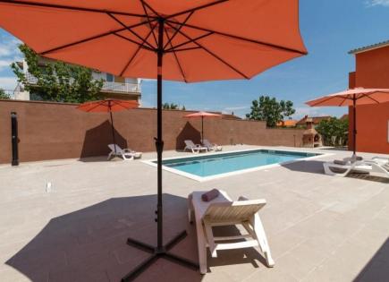 Отель, гостиница за 1 040 000 евро в Пуле, Хорватия