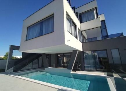 Вилла за 2 270 000 евро в Медулине, Хорватия