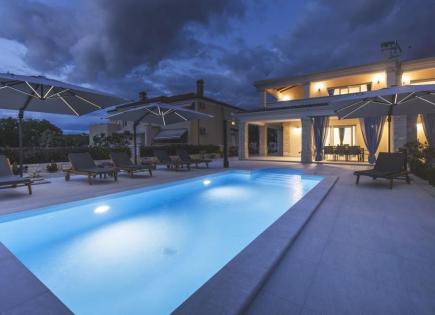 Вилла за 985 000 евро в Умаге, Хорватия